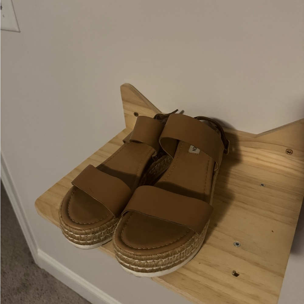 Steve Madden Platform Sandals - Picture 4 of 7